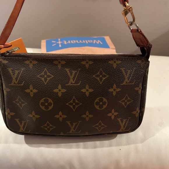Louis Vuitton Pouchette accessories in monogram🤎🧡 - Picture 11 of 15